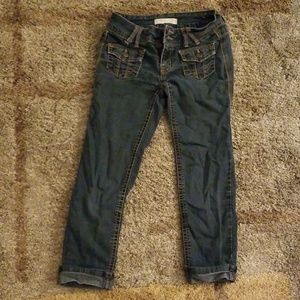 Capri Jeans Front and Back Pockets